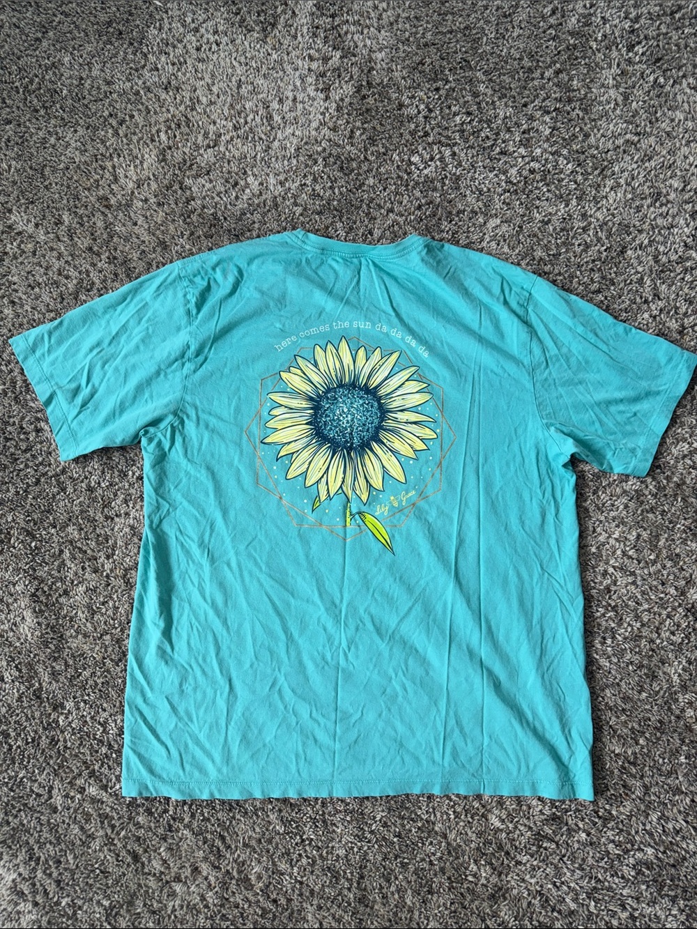 NWOT Lily Grace “Here Comes the Sun” Sunflower Logo Tee